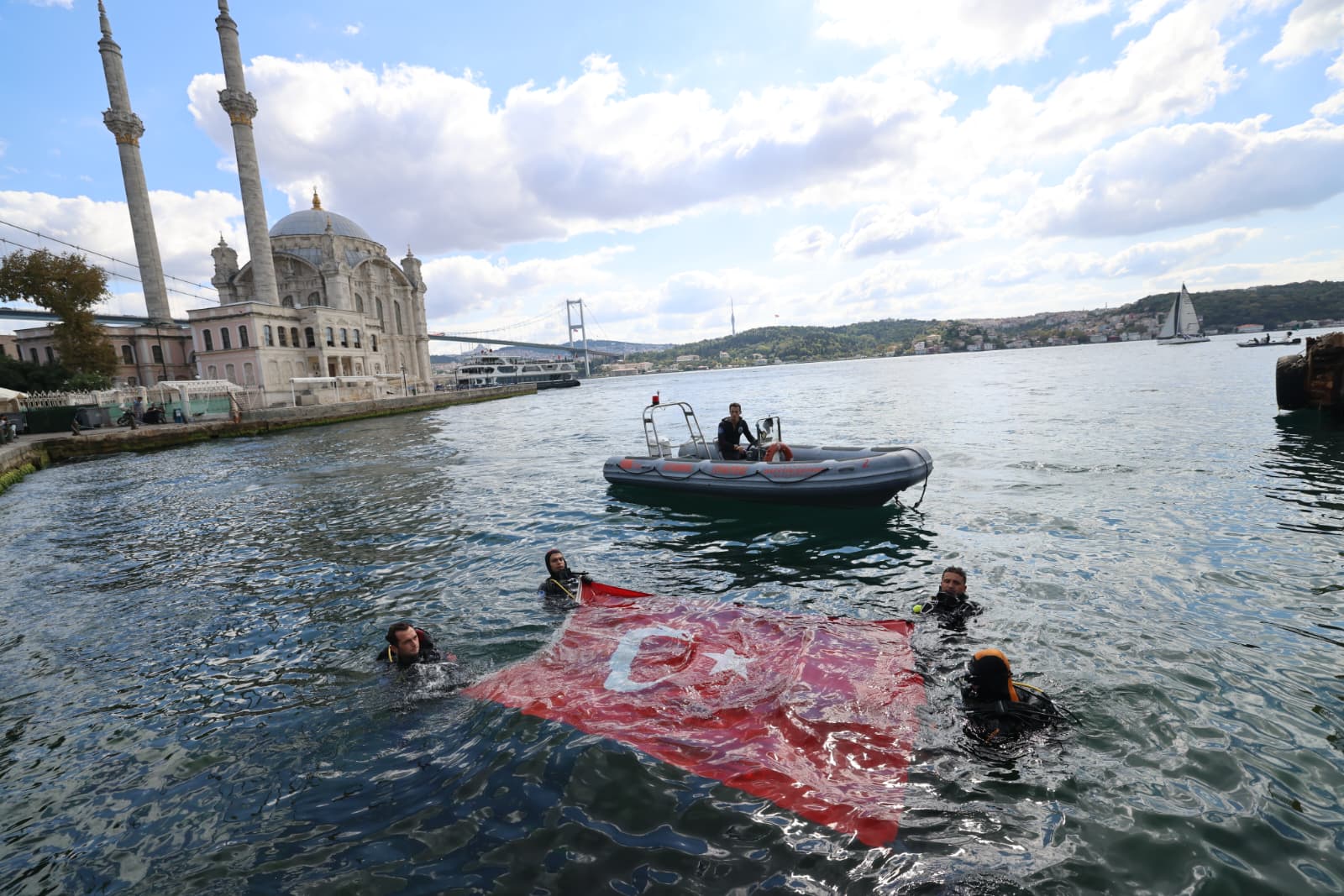 İBB’den kıyı ve deniz dibi temizliği